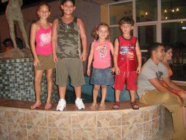 mis sobrinos,en el bulevar calle libertad .holguin