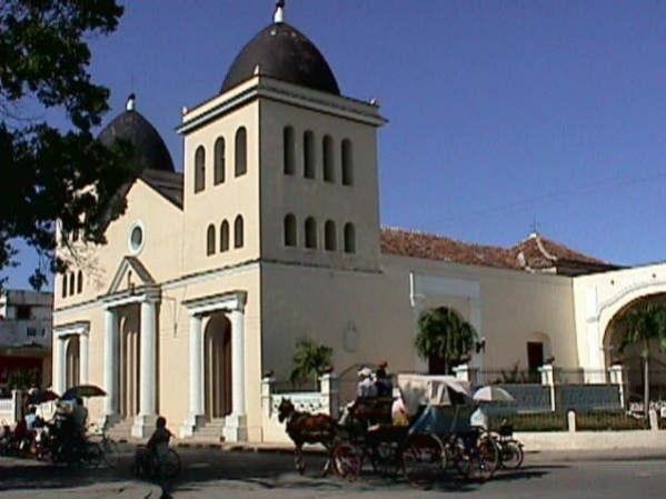 iglesia,del parq de las flores .holguin