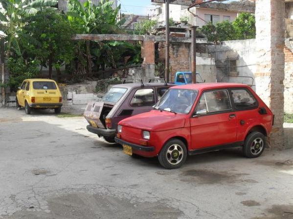 Los carros que son , de aqui , hasta aqui.