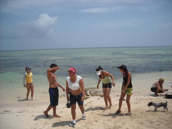 playa "Los Pinos " manati , las tunas