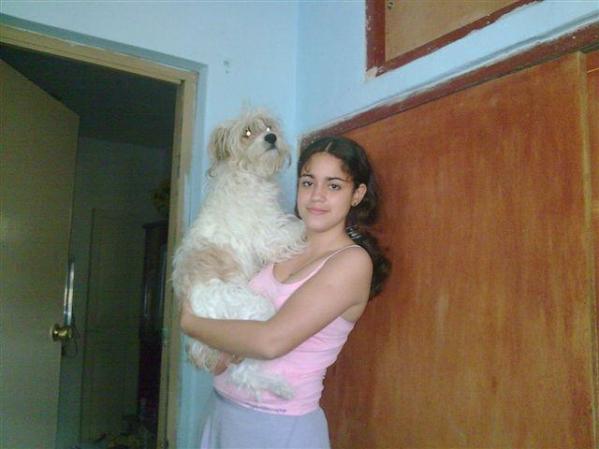 mi sobrina en guanabacoa con laika.