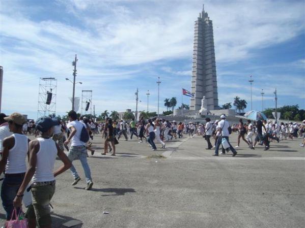 corredera al abril la plaza