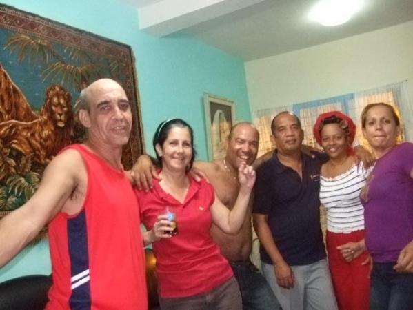 de fiesta en casa del cojo