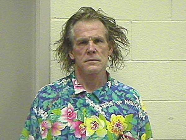 El actor Nick Nolte poco después de su arresto por ir al volante en estado de ebriedad. Septiembre del 2002. (AP)