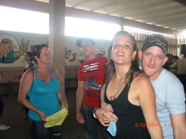 mi esposo y su familia