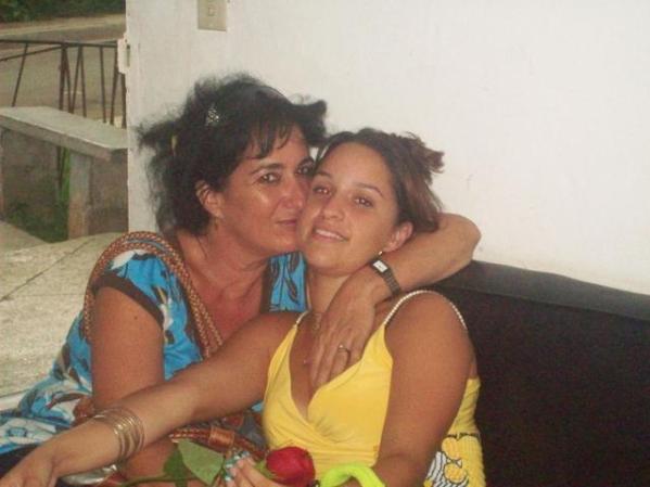LA MEJOR SUEGRA DEL MUNDO Y MI BEBE LISET EN MI CASA EN SAN AGUSTIN.
