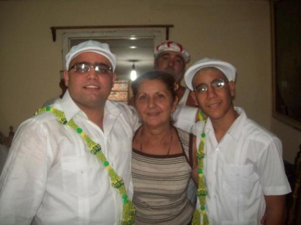 con sonia la mujer de mi padrino,gracias por haberme presentado al amor de mi vida LISET