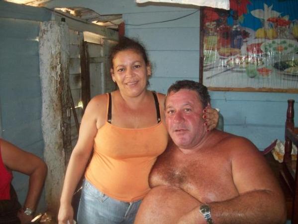 mi prima tamara y su esposo.