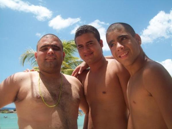mi hermano ,julito y yo en el playon