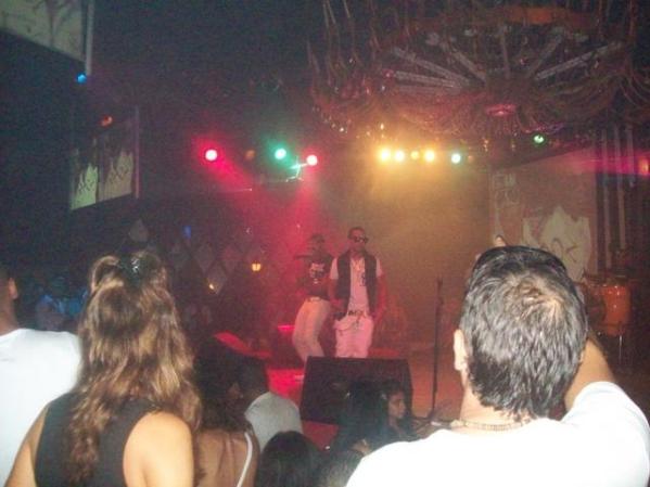 claro si estaban tocando YULIEN Y BLA MC, q ricura el capri partio a la mitad