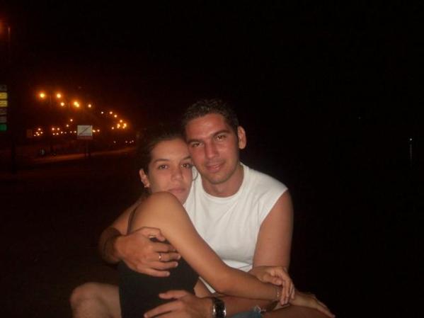 ahmed y la jevita en el malecon conmigo