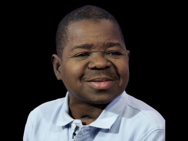 Mayo 28, 2010.- Gary Coleman falleció después de sufrir una hemorragia intracraneal en su casa. Su esposa decidió desconectarlo del aparato respirador.