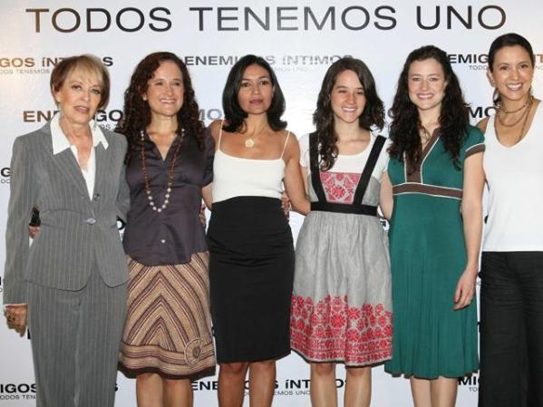 Enero 7, 2010: Blanca Sánchez aquí con otras protagonistas de la película "Enemigos Íntimos" presentada en Cd. de México el pasado 9 de julio, 2009.