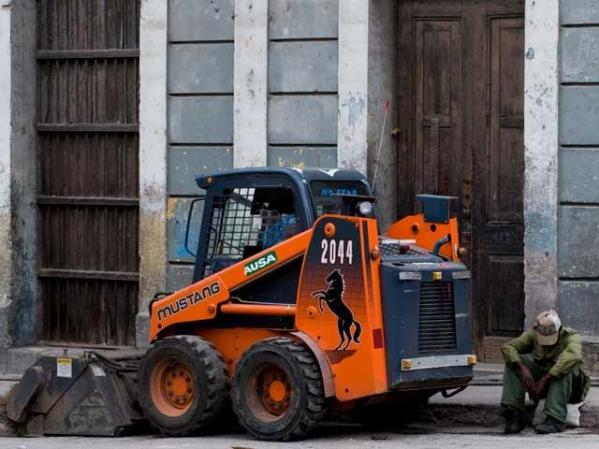 Cuba sufre de ausentismo laboral, y también de excesivos "descansos" por parte de los trabajadores, como ha admitido el mismo Raúl Castro.