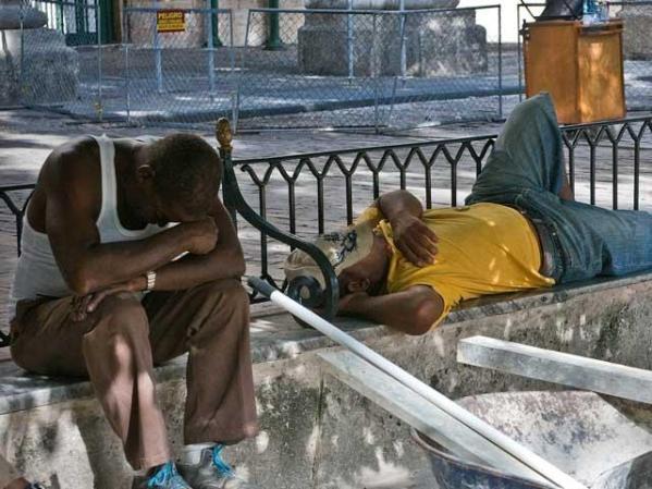 Cuba sufre de ausentismo laboral, y también de excesivos descansos por parte de los trabajadores, como ha admitido el mismo Raúl Castro.