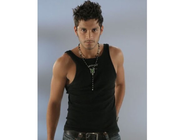 Juan Diego Sánchez es Byron Santana en "Sin senos".