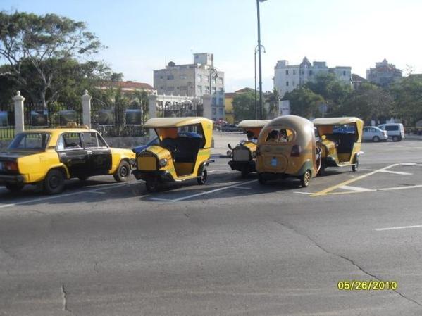 LOS TAXIS Y COCO TAXIS ABUNDAN PERO QUE CAROS!