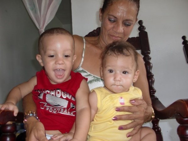 mi hijo con su prima y una vecina gosando en cuba
