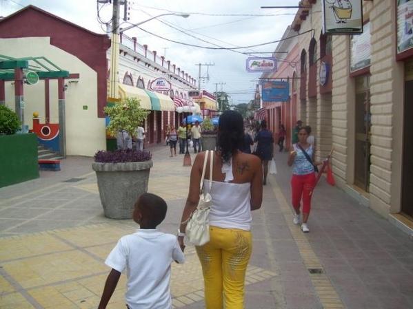 con mi familia en guantanamo cuba 2010.