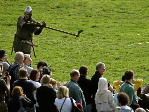 Guillermo aplastó cualquier resistencia hasta llegar a Londres, donde se coronó rey de Inglaterra el día de Navidad de 1066.