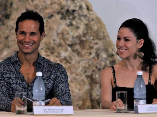 2 DE NOVIEMBRE, 2010: Los bailarines José Manuel Carreño, de Cuba, y Paloma Herrera, de Argentina, del American Ballet Theatre, durante el Festival Internacional del Ballet en La Habana.