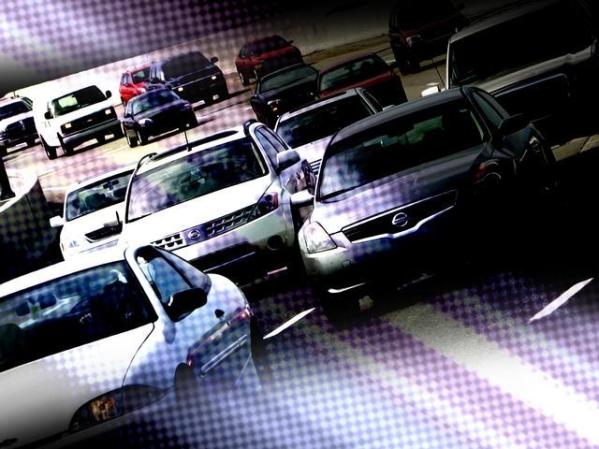 Comparte el coche con otros por ejemplo para ir al trabajo. Arrancar el motor sin acelerar y comenzar la marcha lo antes posible.