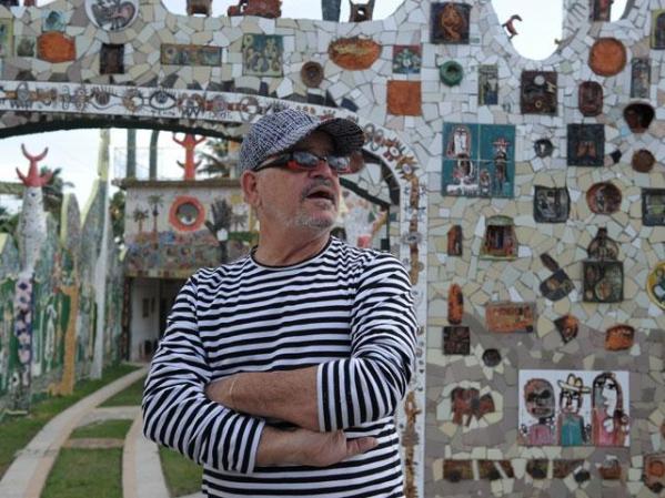11 DE MARZO, 2011: El pintor cubano José Fuster, en su casa de La Habana.