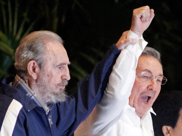 18 DE ABRIL, 2011: Rául Castro se convierte en primer secretario del Partido Comunista Cubano, en sustitución de su hermano Fidel.