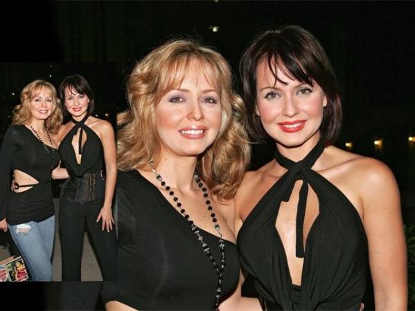 Gaby Spanic y su hermana gemela Daniela. Se cuenta que Gaby está alejada de su hermana. Daniela, por su parte, estuvo en coma por un derrame cerebral del que ha podido salir adelante.
