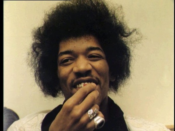 Jimi Hendrix, 27 años (1972-1970): guitarrista y compositor, es considerado el más grande músico de guitarra eléctrica de la historia. Hay controversia por las causas de su muerte pero se dice que falleció asfixiado con su vómito.