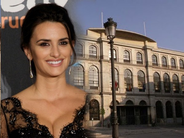 Penelope Cruz estudió nueve años de ballet clásico en Conservatorio Nacional de Madrid, cuatro años de danza en la Escuela Cristina Rota en Nueva York, y tres años de ballet español con Angella Garrid.