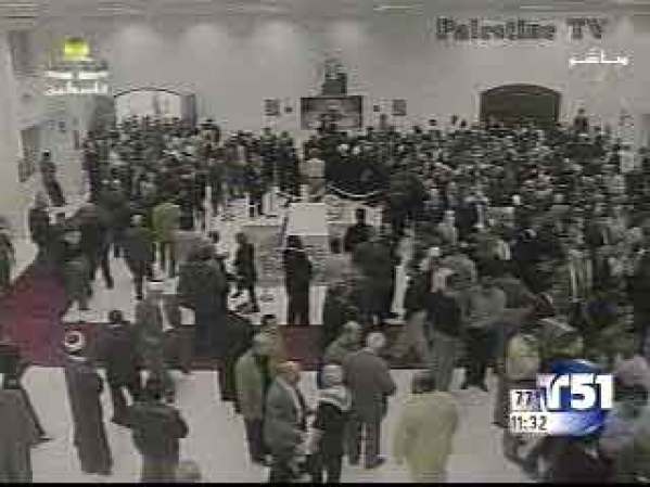 Finalmente a fecha este martes 27 de noviembre del 2012, se procedió a exhumar el cadáver de Yasir Arafat, bajo supervisión rusa, para esclarecer si fue envenenado.