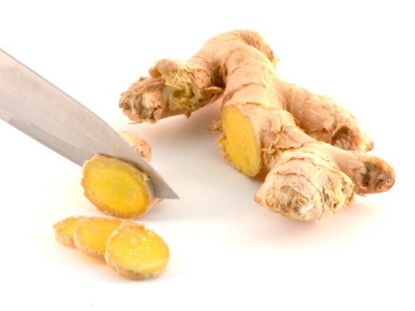 4. Jengibre, pimienta y miel: Son termogénicos naturales, aumentan la eficacia del proceso metabólico. Prepara un té de jengibre, agrega miel y pimienta y obtendrás una bebida quema grasa.