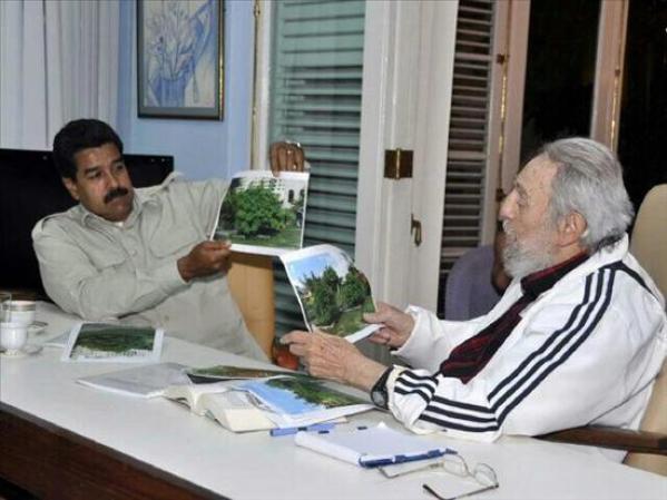 28 DE JULIO, 2013: El presidente de Venezuela, Nicolás Maduro, se reunió en La Habana con el líder cubano Fidel Castro, y conversaron sobre el fallecido Hugo Chávez, a quien el exmandatario también recuerda en una carta sobre el 60 aniversario del inicio de la revolución que publican hoy medios oficiales.