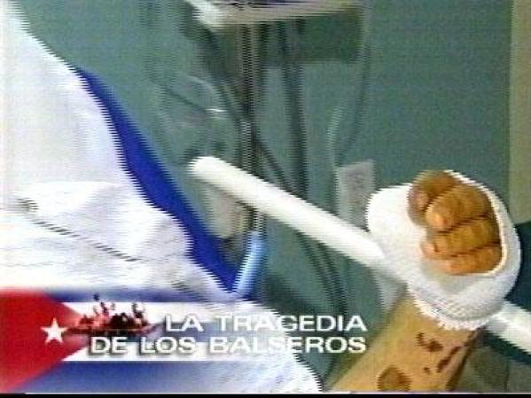 La balsa en la que viajaban estaba hecha con tubos de aluminio usados para el regadío.