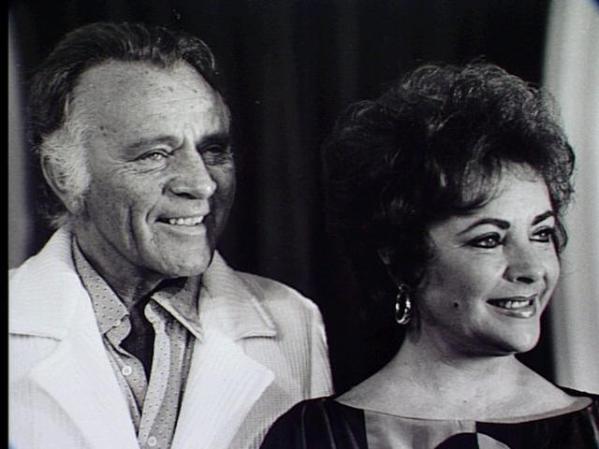 Pero su vida sentimental continuó siendo agitada. Mantuvo un sonado romance con el actor británico Richard Burton. Con él se casó y se divorció dos veces.
