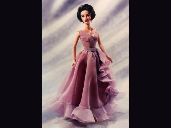 Hecha "muñeca Barbie", objeto de coleccionistas.