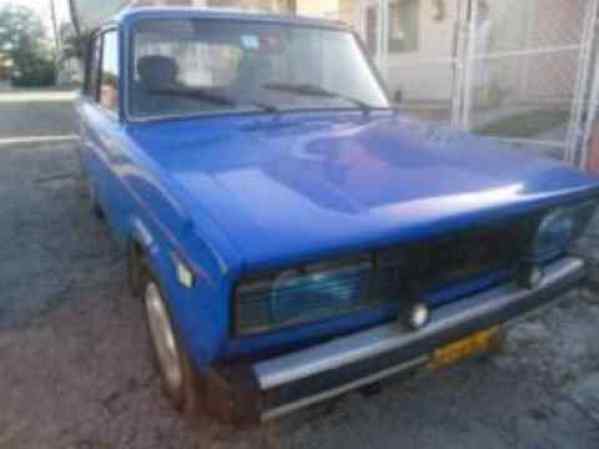 Vendo lada 2105 en muy buenas condiciones tanto mecánicas como de chapistería, además de acessorios de repuesto. Contactar con Alejandro 691-45-39.$12,500.