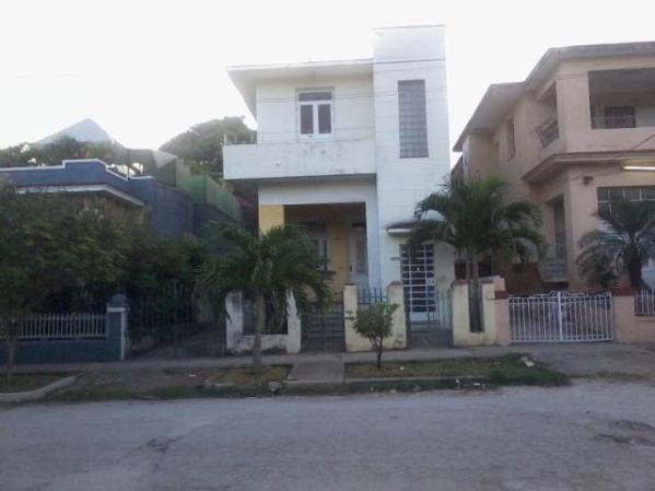 Categoría: Casas en venta.Ubicación: Playa. Precio: $140,000. Tipo de Vivienda: Propiedad Horizontal. Cant. de Dormitorios: 1 cuarto<br />Cant. de Baños: 1 baño<br />Etiquetas: Garaje, Jardín.