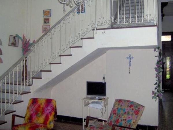 Vista interior de la vivienda en la imagen anterior. La propiedad incluye 11 dormitorios, nueve baños y dos cocinas.