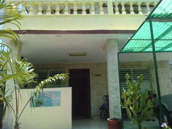 Otro aspecto de la casa en Guanabo de la imagen previa.
