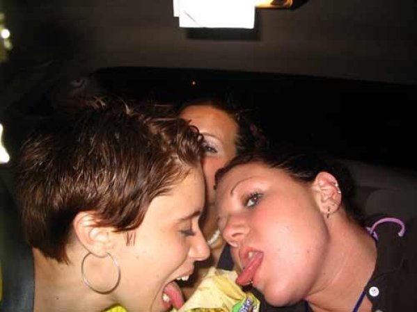Fotos tomadas de la página que Casey Anthony mantenía en photobucket.com antes de ser juzgada y exonerada por la muerte de su hija Caley Anthony y que fueron consideradas como posible evidencia por la fiscalía.