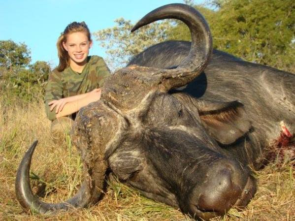 Kendall Jones, controversial por enorgullecerse de sus "trofeos" africanos.