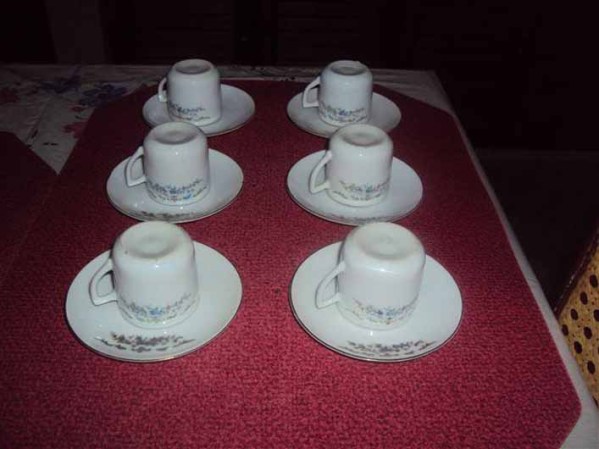 Jueguito de seis tazas de café.