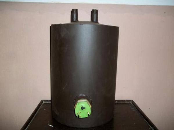 3EN INVIERNO DEMORA ENTREGA.CALENTADOR DE AGUA ELECTRICO. DE ACERO DE 5mm. GARANTÍA 10 AÑOS PARA EL DEPÓSITO Y DOS MESES PARA LA UNIDAD DE REGULACIÓN. CAPACIDAD 40 LITROS DE AGUA. 150 cuc