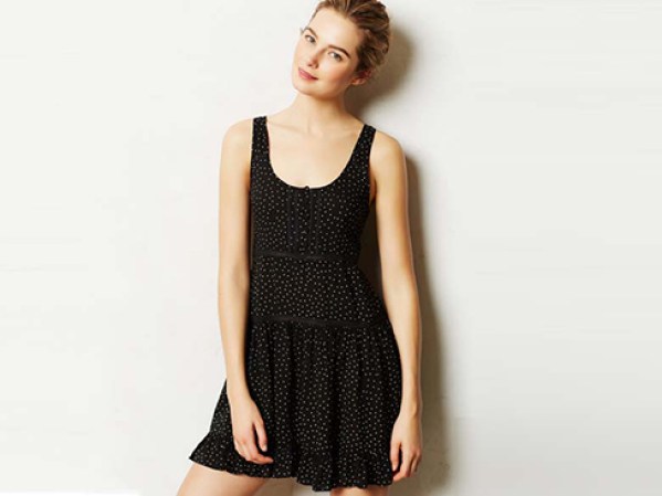 Bata de Eloise Starswing. Encuéntrala en anthropologie.com, $88.