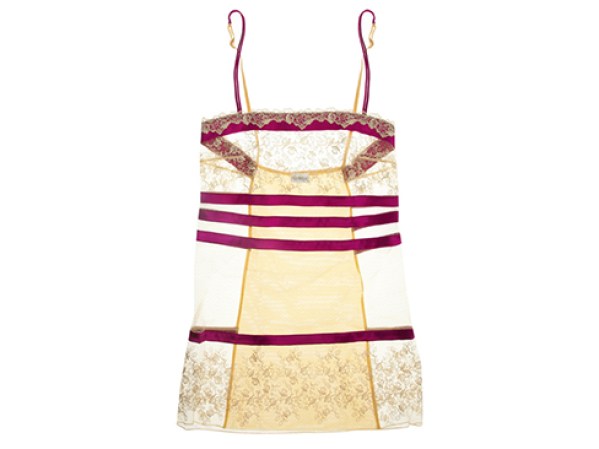 Bata “La Perla Sparkling Jasmine”. Encuéntrala en net-a-porter.com, $425.