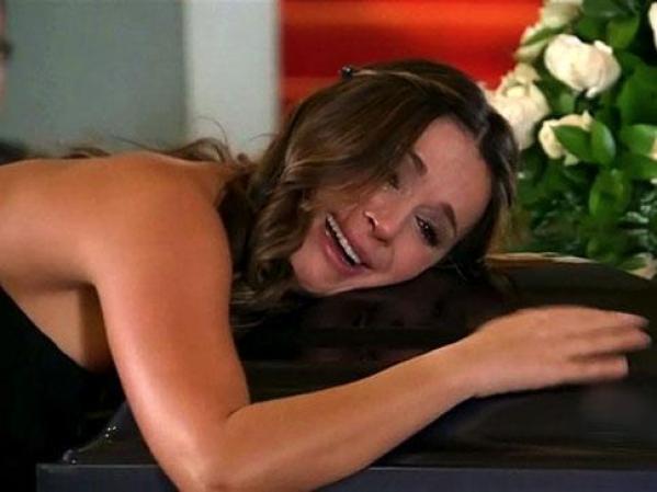 En el 2011 Catherine se integró al elenco de La casa de al lado, donde interpretó a 'Ignacia Conde'.
