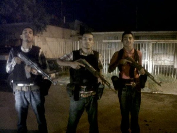 Fotos de presuntos sicarios del narcotrafico en Nuevo Laredo, Tamaulipas, México, difundidas por la página web Blog del Narco.