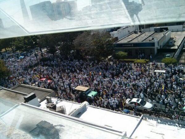 Mar de gente en apoyo a Leopoldo López.